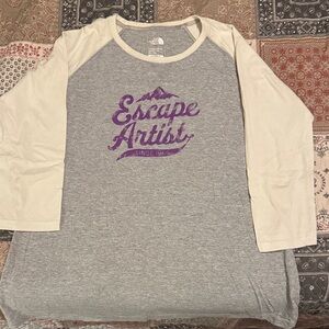 The North Face Gray and Cream Graphic Tee - 3/4 sleeve - classic fit